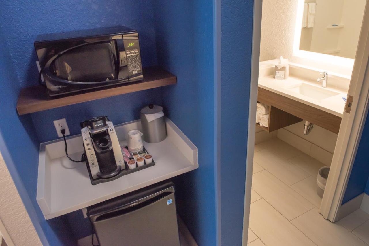 Holiday Inn Express & Suites - Merrillville By Ihg Экстерьер фото