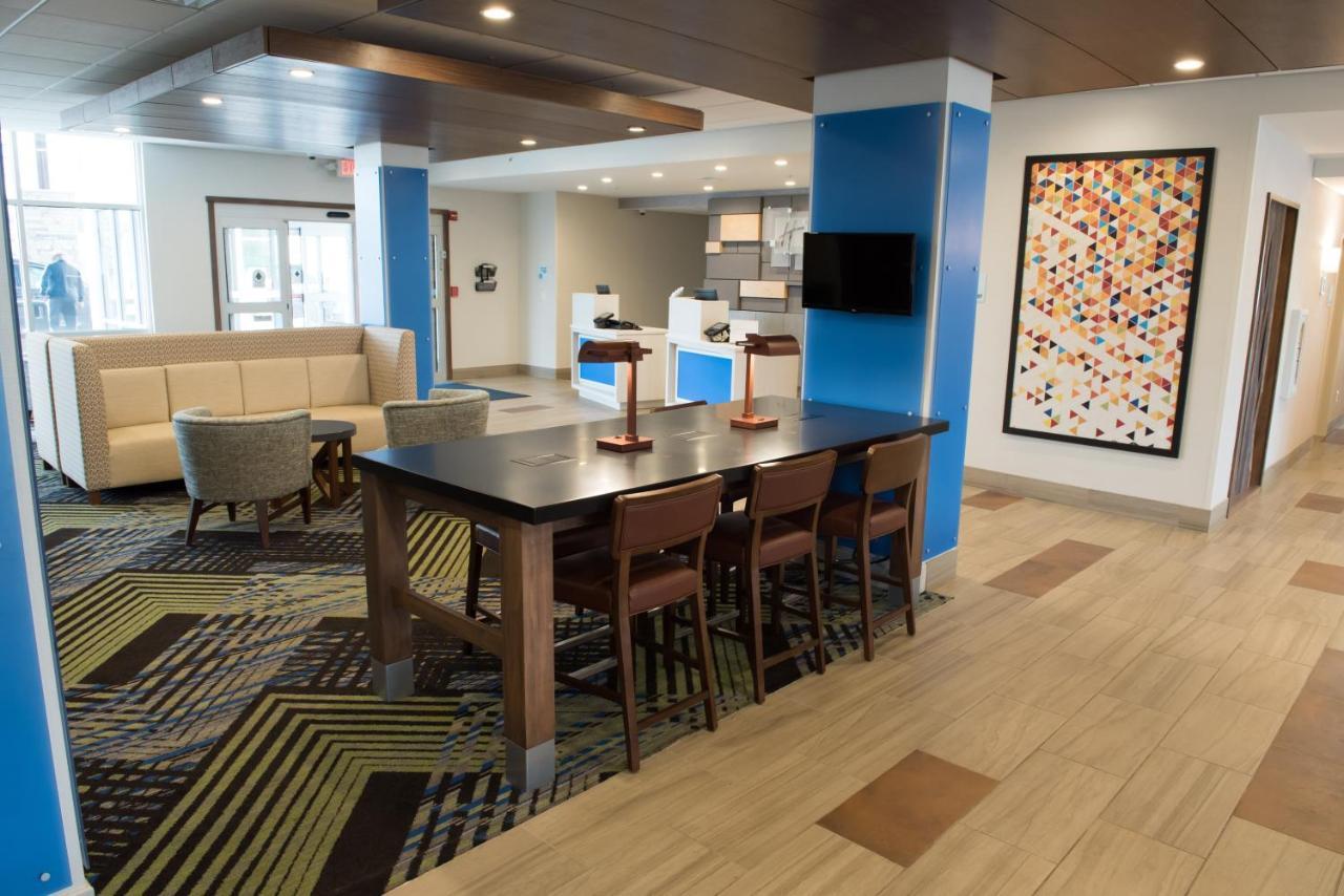 Holiday Inn Express & Suites - Merrillville By Ihg Экстерьер фото